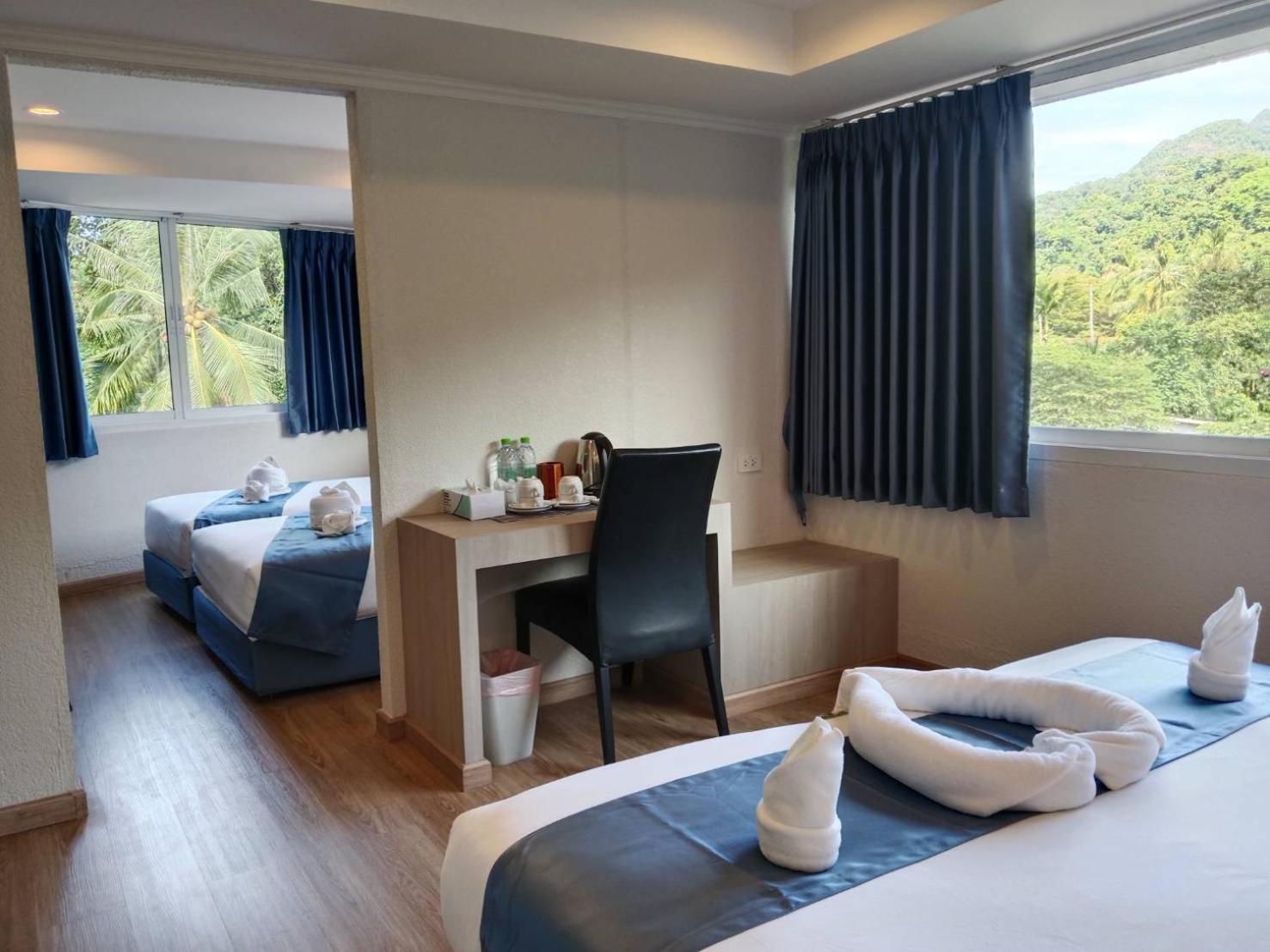 Eastique Hotel Koh Chang Trat Exterior photo